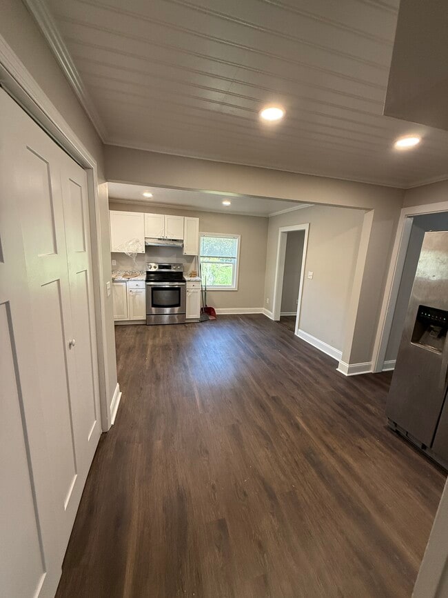 Photo - 809 Third Ave