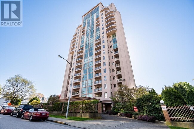 Building Photo - 612 Fifth Av Unit 204