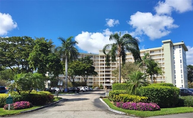 Building Photo - 3090 N Course Dr Unit 510