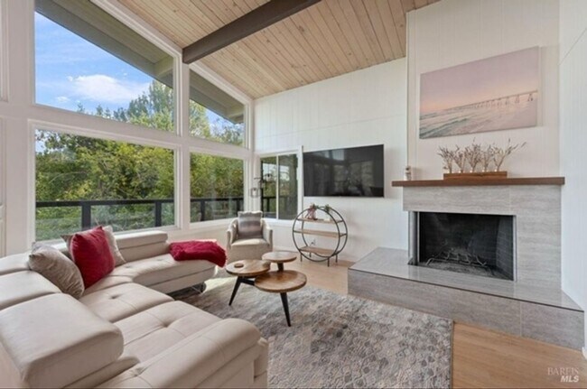 Beautiful home on the hills in Mill Valley - Beautiful home on the hills in Mill Valley