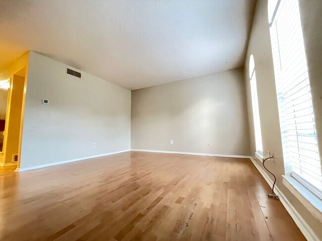 Photo - Affordable 2/1