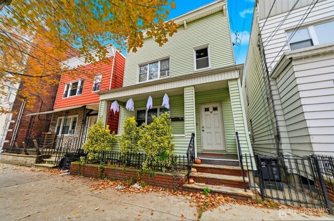 Photo - 182 Avenue F Unidad 1