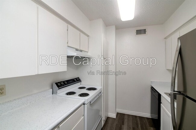 Photo - 7054 Glenview Dr Unit 71