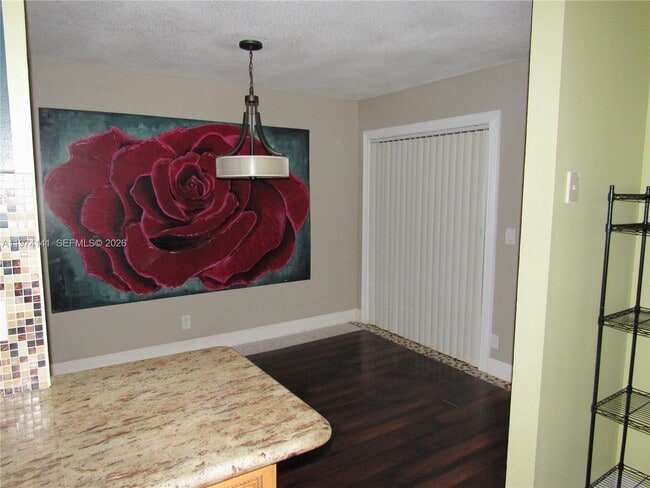 Photo - 233 Meadows Dr