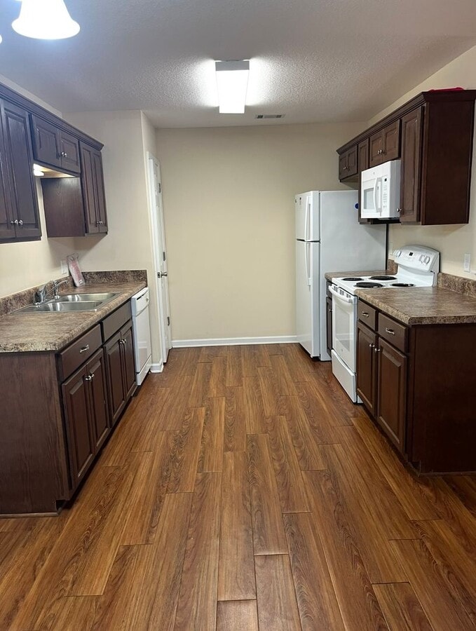 Old Mill Apartments - Old Mill Apartments