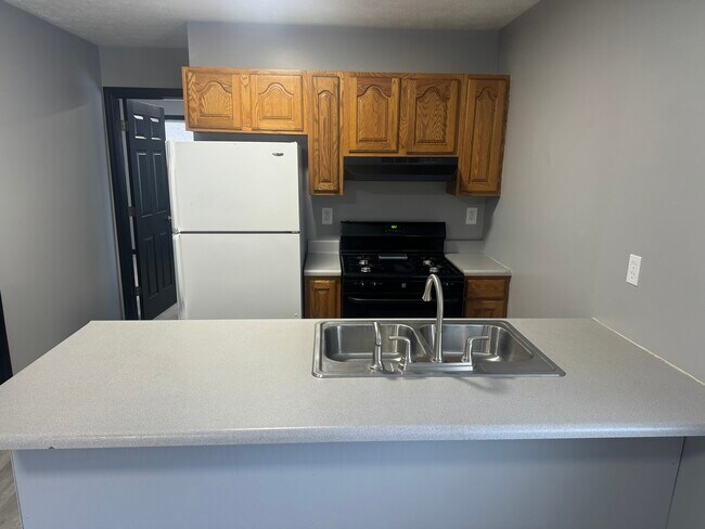 Photo - 50 Greenbrier Plz