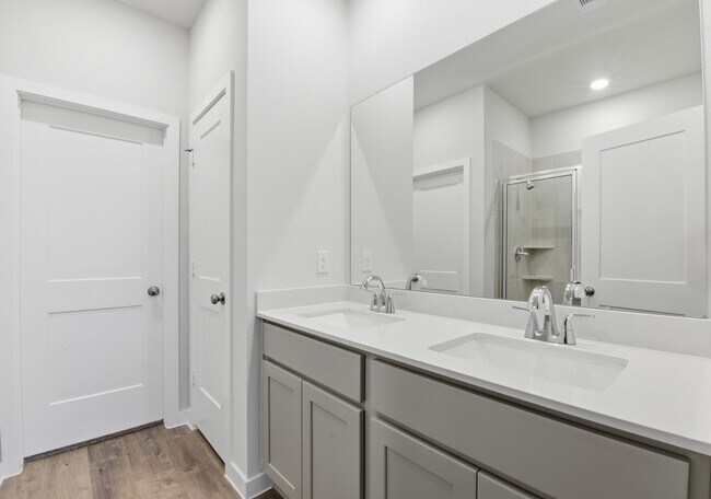 Photo - 4011 Ancient Honor Dr