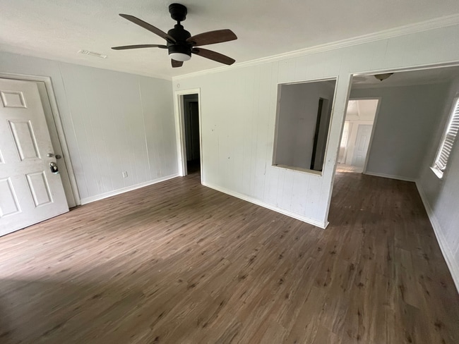 Photo - 1019 Combs St