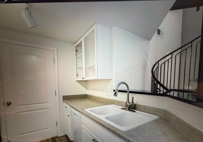 Photo - 1701 E Colter St Unidad 453