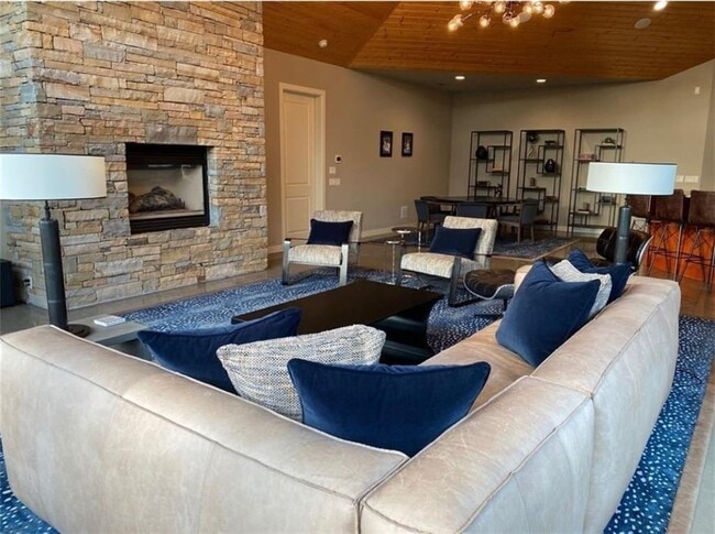 Photo - 17 W Augusta Ct