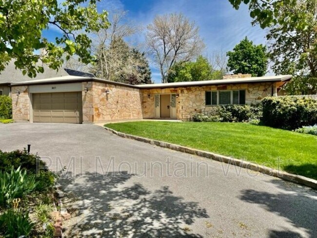 Photo - 3611 Wellington St