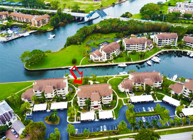 Photo - 1117 Marine Way E