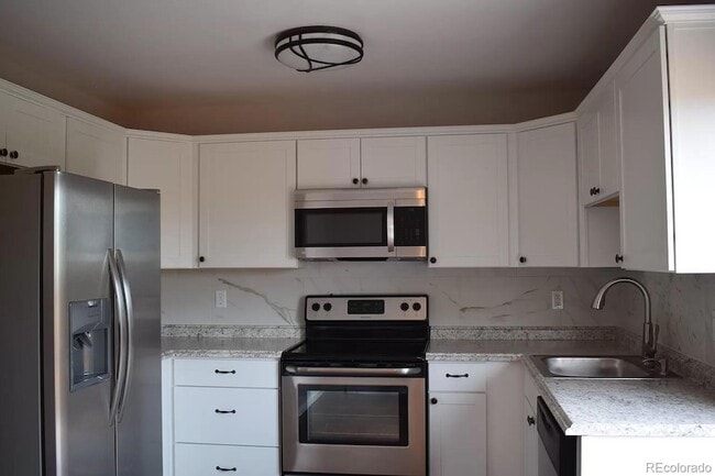 Photo - 2146 Broadway Ave