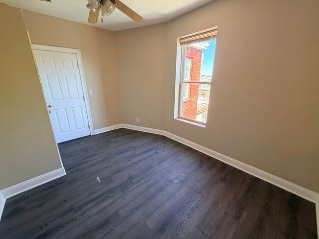 Photo - 2 Bed - 1 Bath Beautiful Apartment in Center Square, Albany. Unidad Apt #3