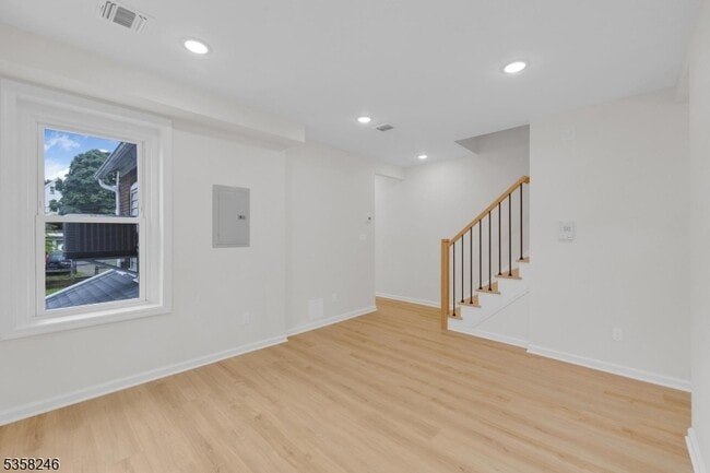 Photo - 106 Bennett St