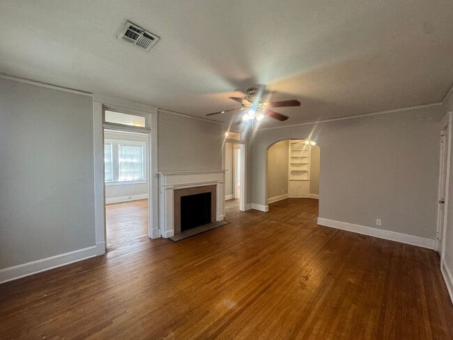 Building Photo - 932 E Fairview Ave Unit 932 East Fairview Avenue - D-167