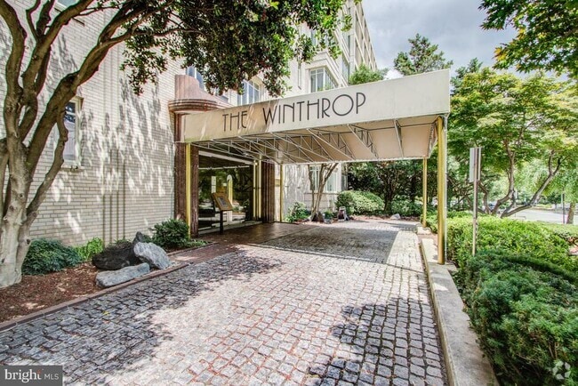 Building Photo - 1727 Massachusetts Ave NW Unit 412 Rental