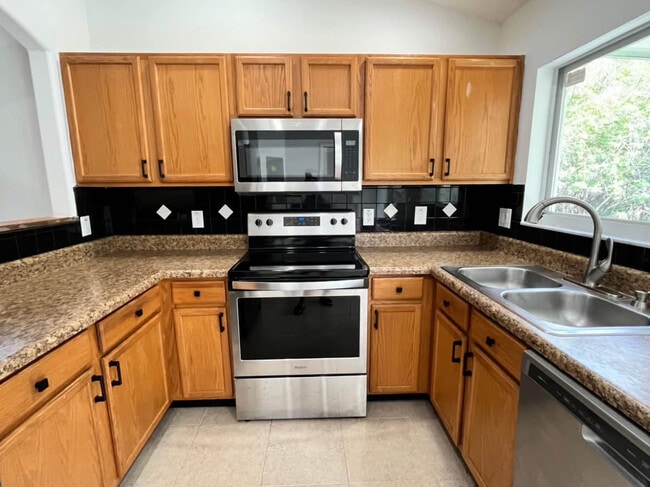 Photo - 13927 Corrine Key Pl