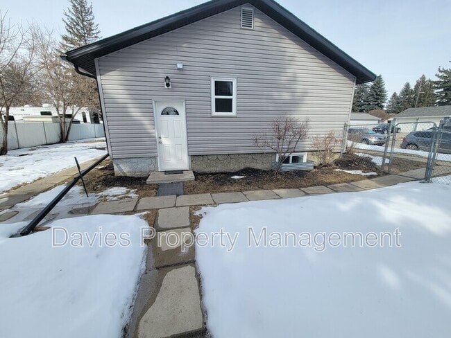 Photo - 8510-8152 152 St NW