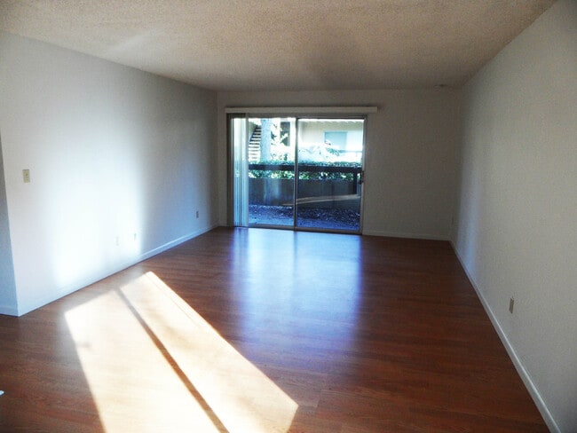 Photo - 296 Tradewinds Dr Unit 1