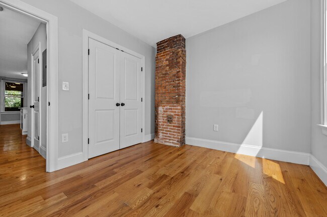 Photo - 148 Bremen St Unit 2