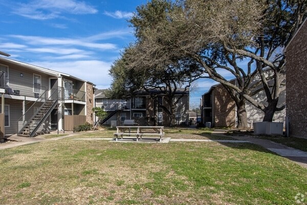 Oak Run Manor Apartments