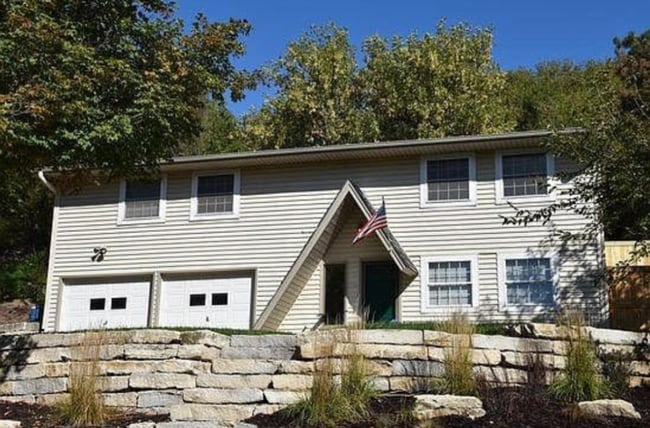 FANTASTIC FAMILY HOME! GREAT LOCATION! - FANTASTIC FAMILY HOME! GREAT LOCATION!