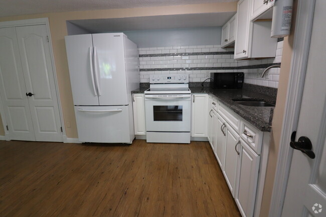 Building Photo - 53 Colborne Rd Rental