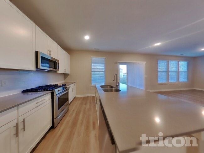 Photo - 427 Wind Dance Dr