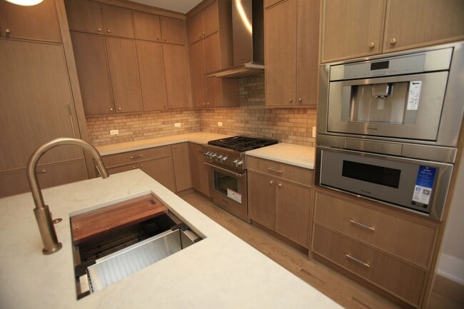 Photo - 1029 N Winchester Ave