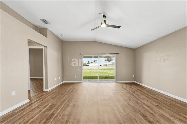 Photo - 1107 Summer Breeze Dr