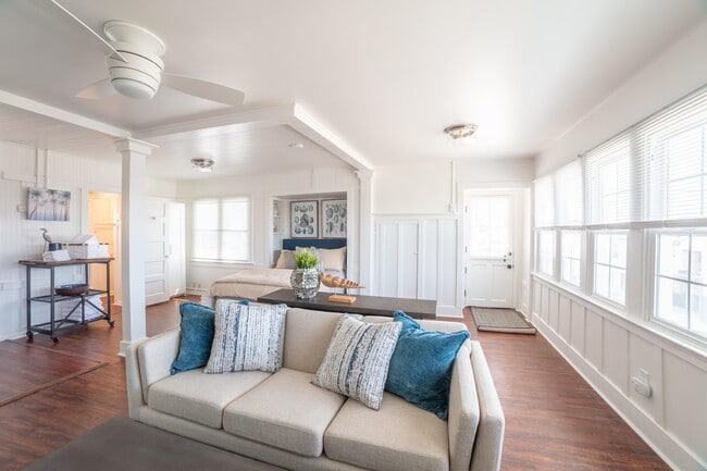 Photo - 2918 Manhattan Ave Unidad 2918