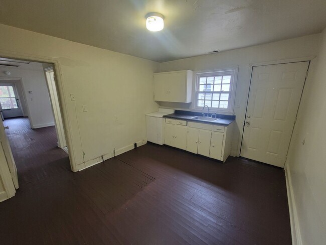 Photo - 2 Bedroom 1 Bathroom Duplex!