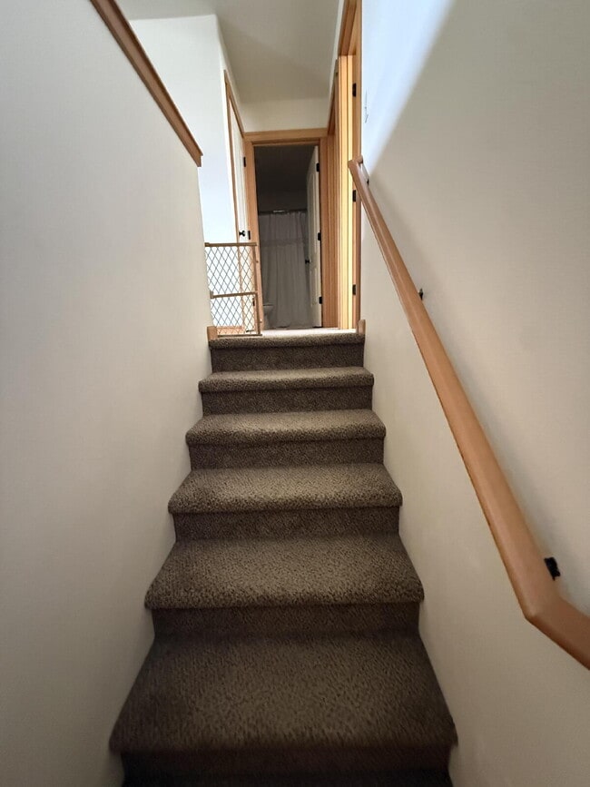 Building Photo - "Spacious 3-Bed Oasis on Adeline Drive: Modern Comforts & 2.5 Baths in 1700 Sq Ft!"