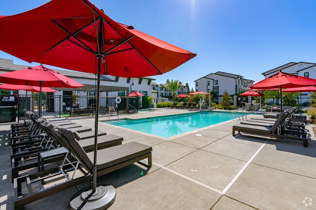 Piscina - The Strand