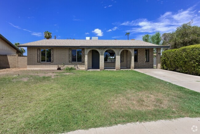 Building Photo - 4 Bedroom Home in Meyer Park