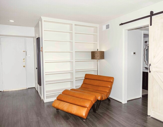 Photo - 353 N Post Oak Ln Unit 823 at POLOA