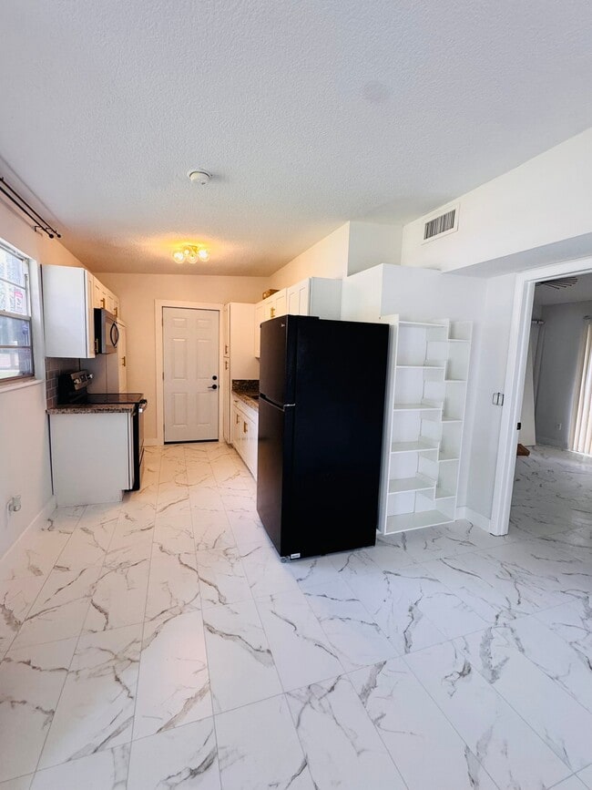 Building Photo - 2234 Firestone Rd