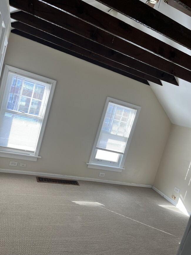 Photo - 379 N Lake St