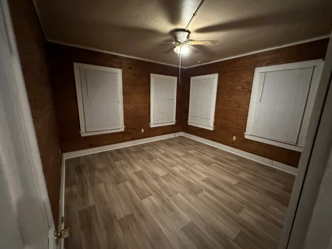 Building Photo - 335 Caston Ave Unit 2