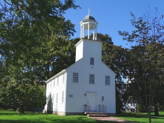 Photo - 75 S Main St Unidad Apt E