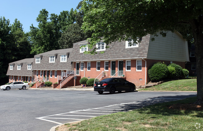 Building Photo - Mason Manor Apartments