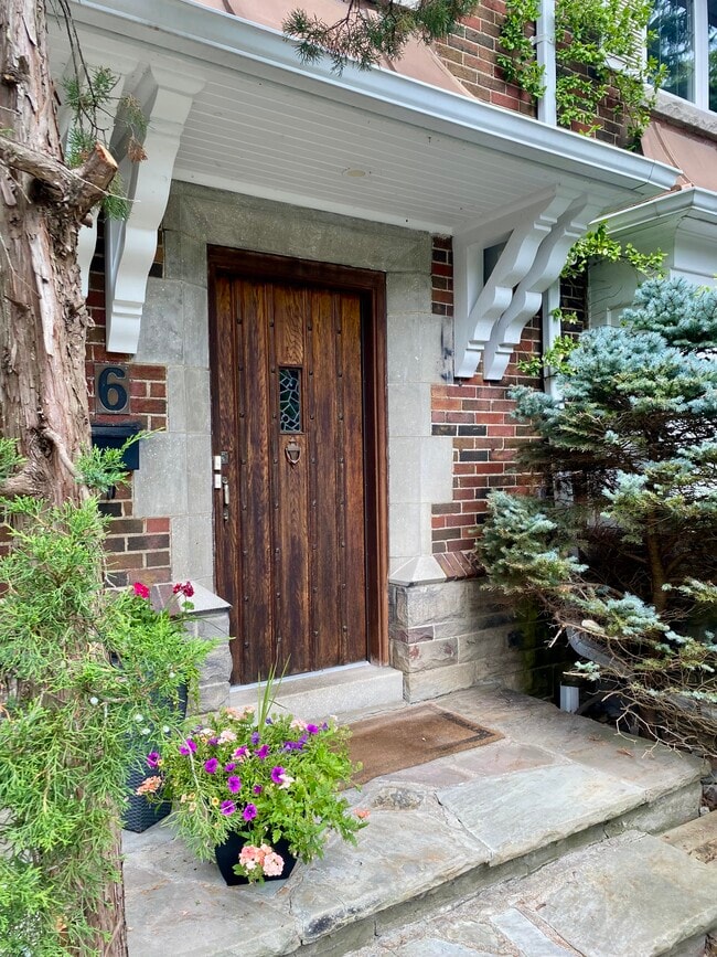 Photo - 2 bedroom + Den apartment; luxury - Bloor West Village, Toronto Unit 2