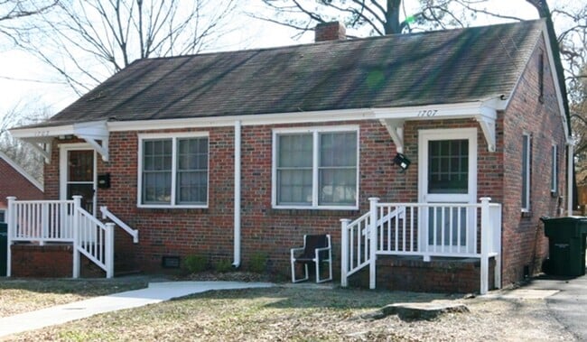 Building Photo - Charming 1BR duplex. Walk to 9th St. and DUKE! Unit 1707