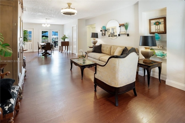 Photo - 254 SW 6th St