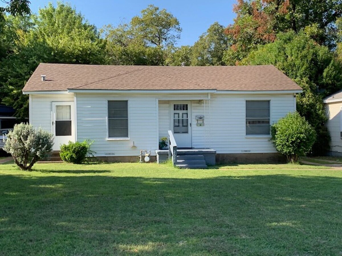 Photo - 2621 Alexander Ave