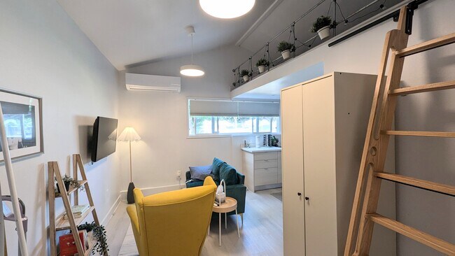 Photo - 18726 Van Ness Ave