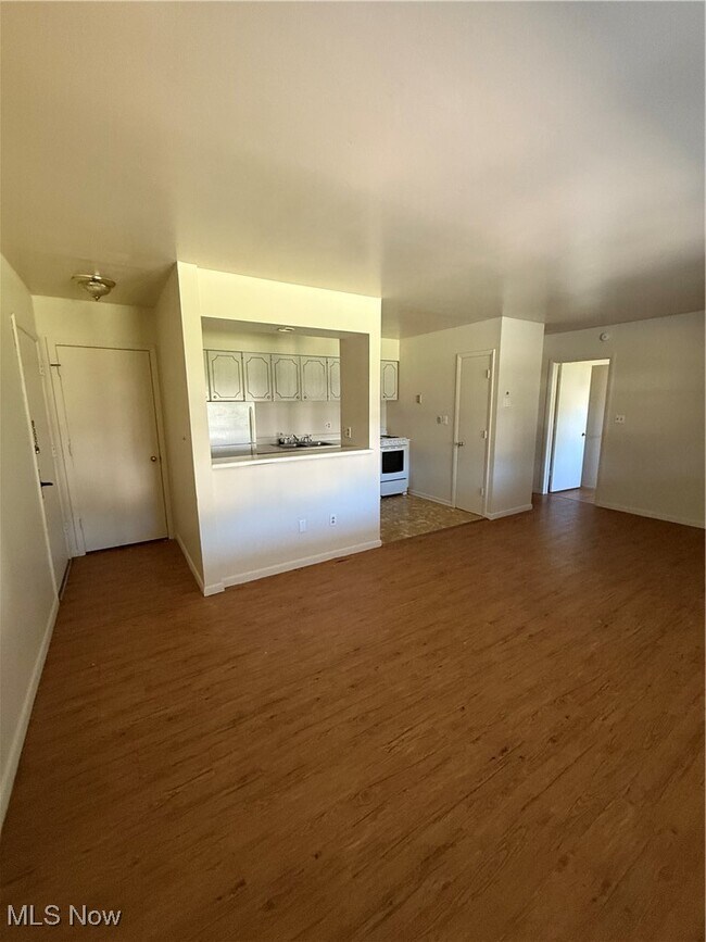 Photo - 640 Lakeside Dr Unit 11