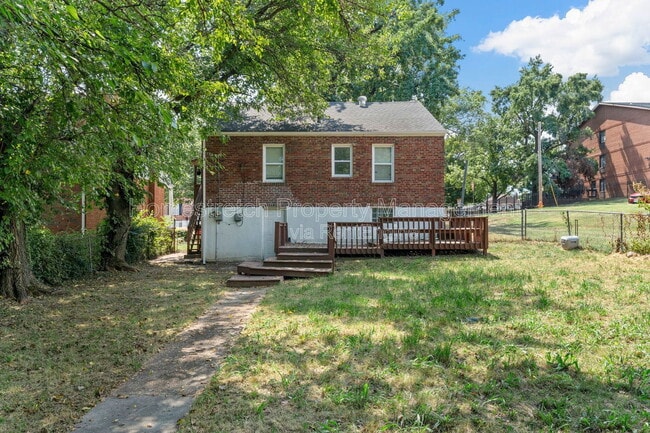 Building Photo - 2633 Avie Dr