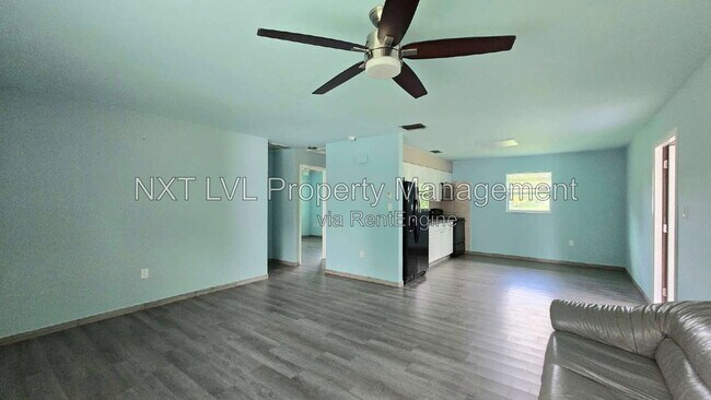 2095 Eloise Cir